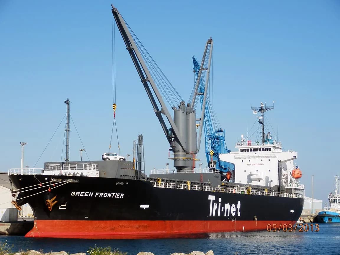 Unloading UN Vehicles - Image 1