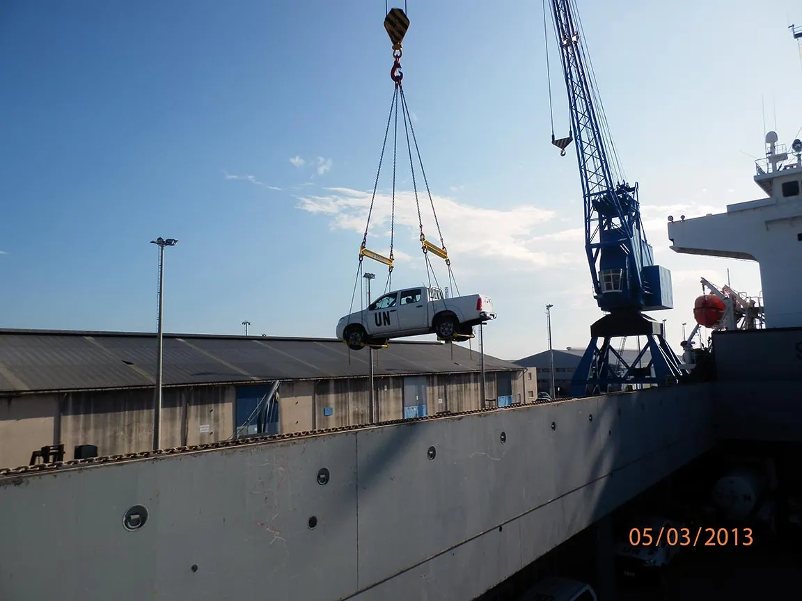 Unloading UN Vehicles - Image 2